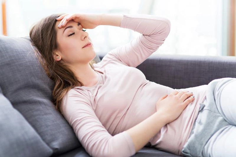 Đau bụng kinh bên phải có nguy hiểm không? 1