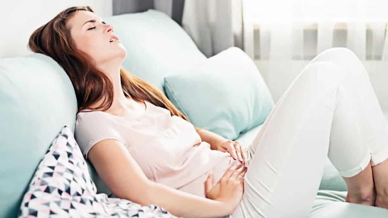 Đau bụng kinh như gãy xương sườn là bị gì? Làm sao để chữa trị? 2