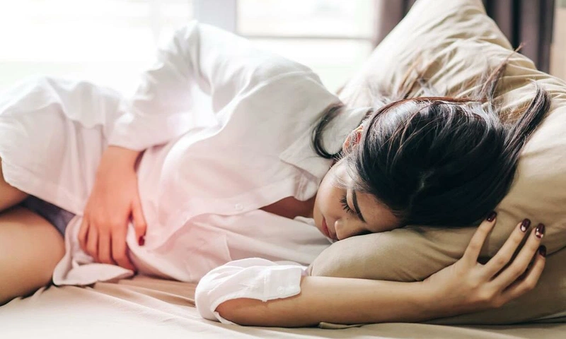 Đau bụng kinh như gãy xương sườn là bị gì? Làm sao để chữa trị? 1