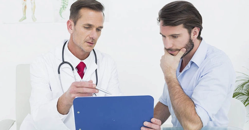 Đau đầu dương vật cần được thăm khám và điều trị kịp thời