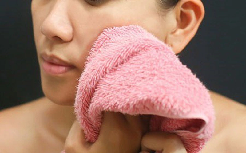 Dấu hiệu nhận biết rận mu ở mí mắt 1