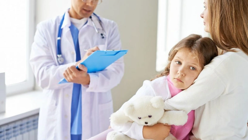 Dấu hiệu nhận biết và cách sơ cứu trẻ bị sốc thuốc