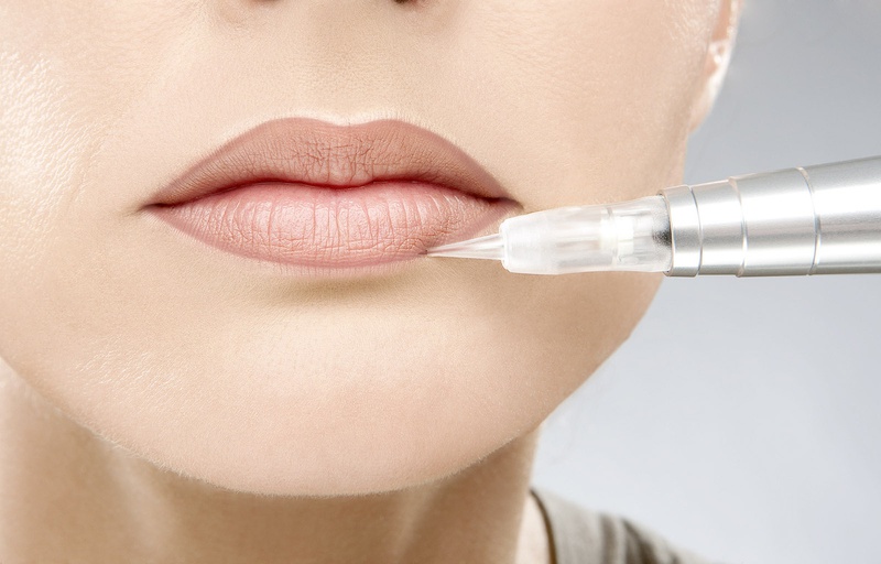 Dấu hiệu phun môi bị hỏng và cách xử lý chuẩn y khoa