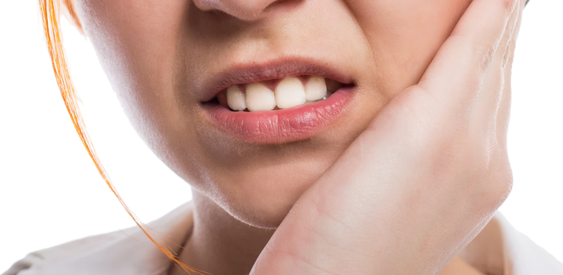Dấu hiệu viêm tủy răng đặc trưng ở giai đoạn đầu là những cơn đau nhức bất chợt