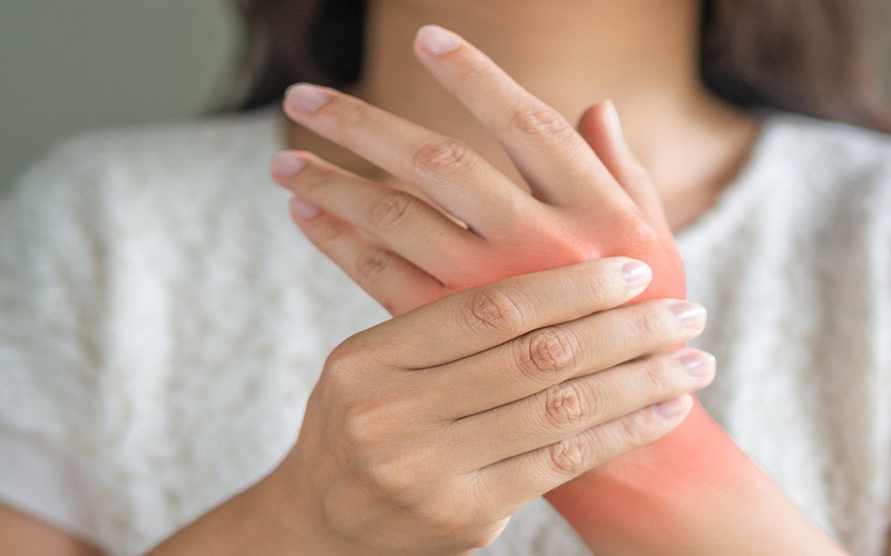 Nguyên nhân gây ra đau khớp cổ tay sau sinh 1