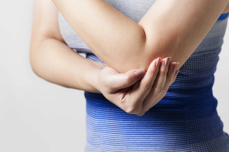 Đau khớp khuỷu tay phải: Dấu hiệu, biến chứng và cách điều trị1