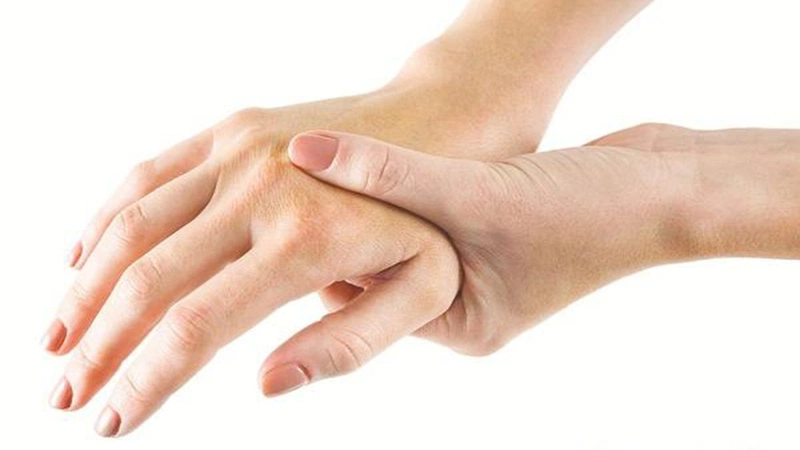 Đau khớp ngón tay kéo dài phải làm sao? 1