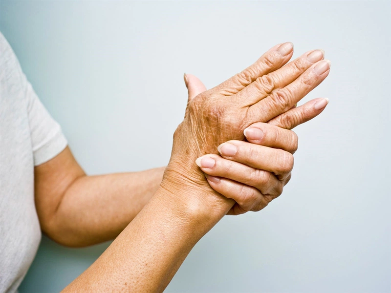 Đau khớp tay khám ở đâu? Mách bạn địa chỉ khám uy tín