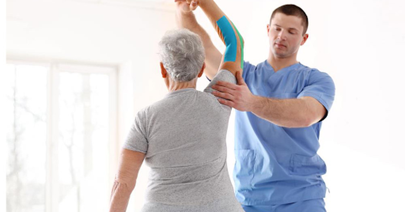 Đau khớp vai và cách điều trị như thế nào cho hiệu quả