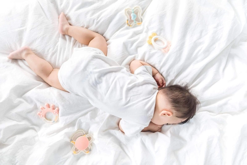 Đâu là tư thế ngủ của trẻ sơ sinh thông minh