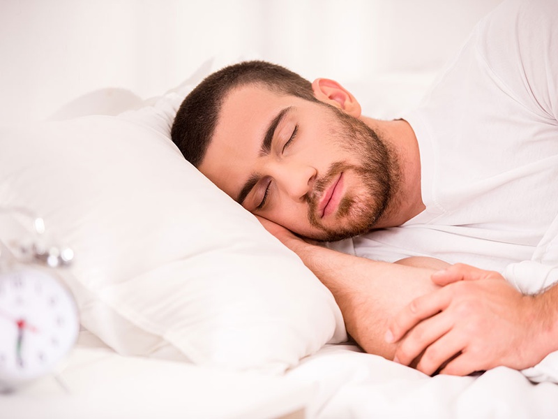 Dấu hiệu của bệnh đau mắt đỏ viêm kết mạc đã chuyển nặng 2