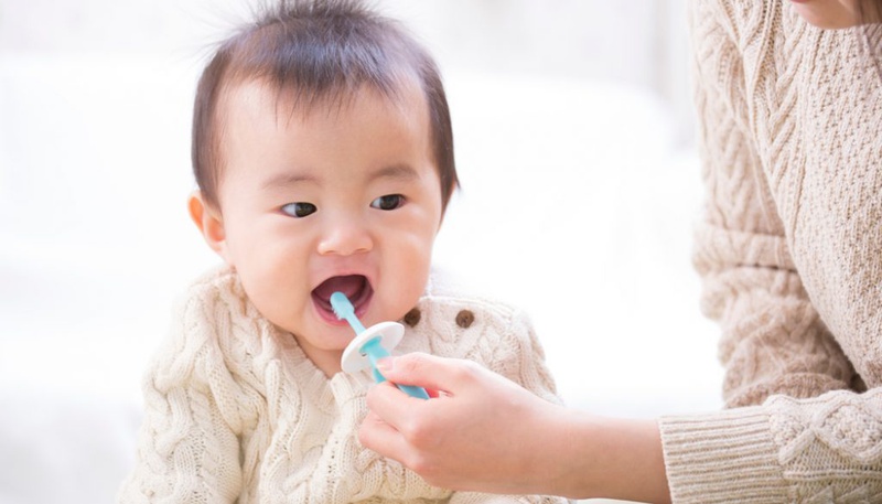 Dầu ô liu cho bé - kích thích sự phát triển của xương và răng