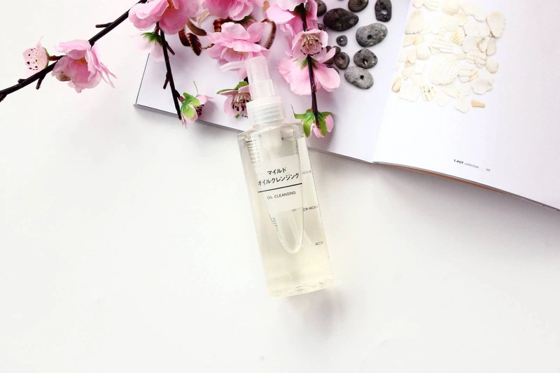 Góc review: So sánh dầu tẩy trang Muji và DHC 2