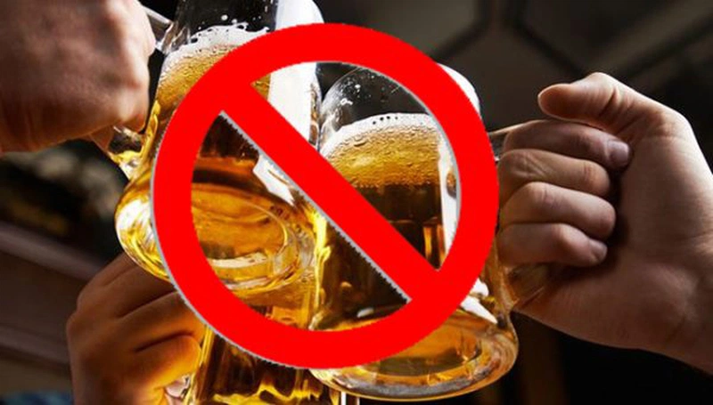 người bệnh nên hạn chế sử dụng rượu bia để nhanh chóng cải thiện tình trạng đau thượng vị