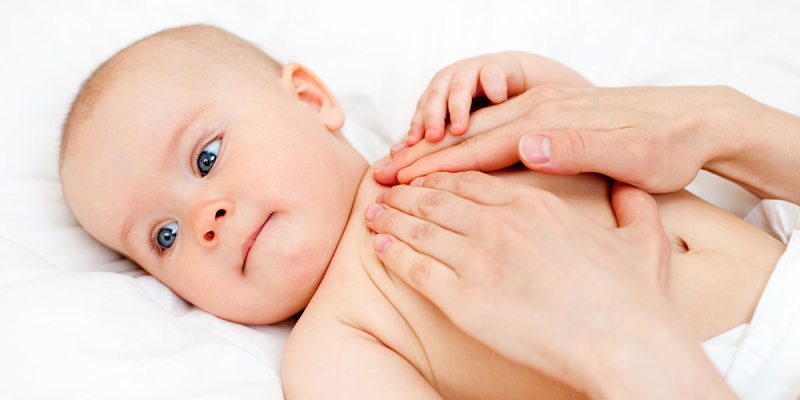 Massage giúp bé thư giãn, dễ chịu và ngủ ngon hơn