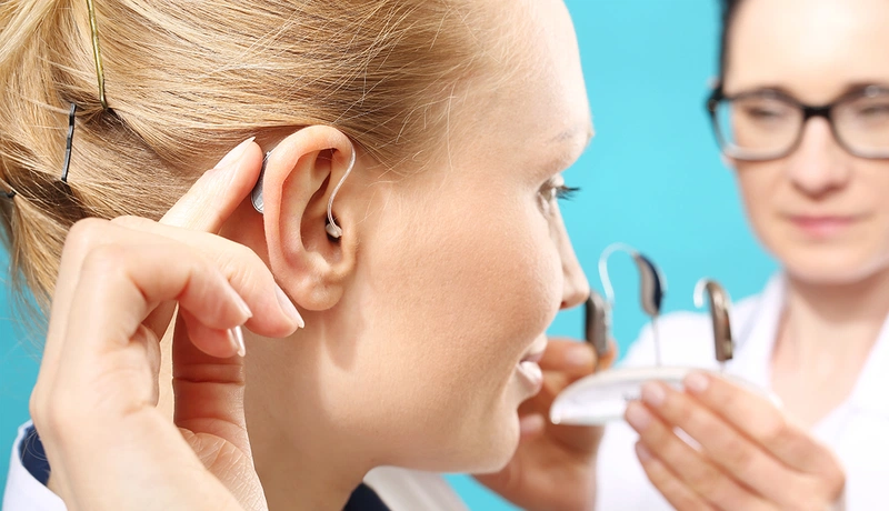 Đeo tai nghe bị đau tai phải làm sao? Đeo thế nào cho đúng? 2