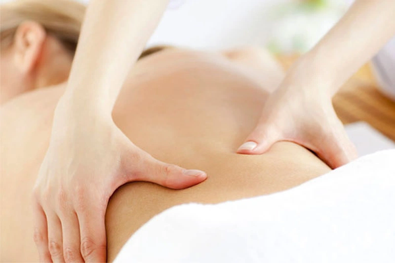 Hướng dẫn cách bấm huyệt chữa khó thở tại nhà. 3