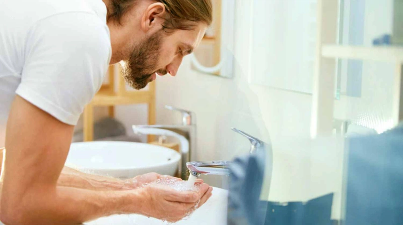 Điểm danh các loại sữa rửa mặt trị mụn cho nam được tin dùng 3