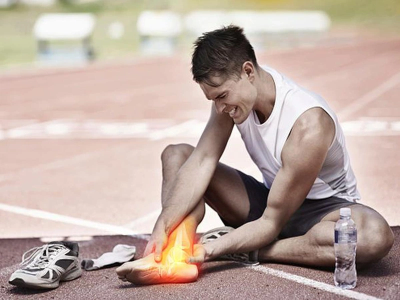 Điểm mặt 4 dấu hiệu bong gân bàn chân thường gặp