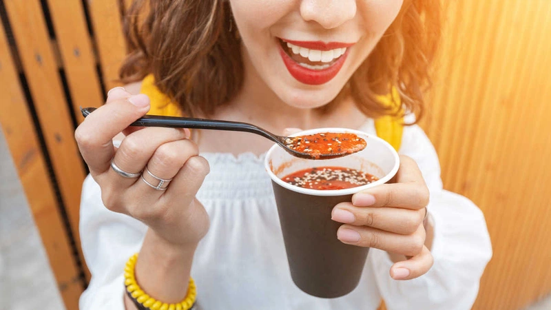 Điều gì xảy ra với cơ thể khi bạn ăn cay? 1