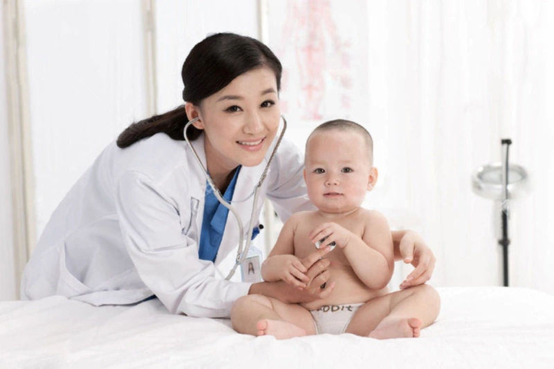 Điều mẹ nên biết: Trẻ bị tắc tuyến lệ có tự khỏi không?