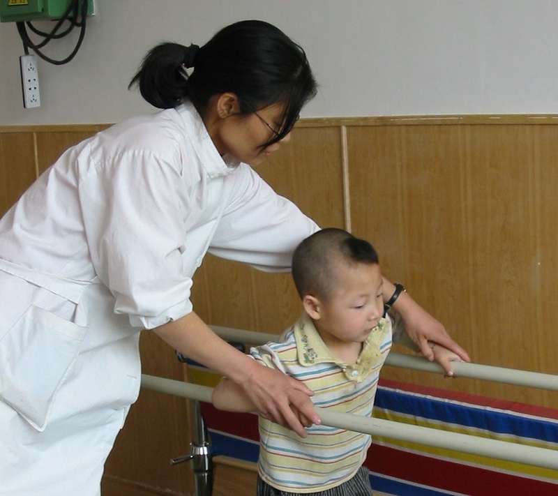Điều trị cho trẻ bị bại não liệt tứ chi 2