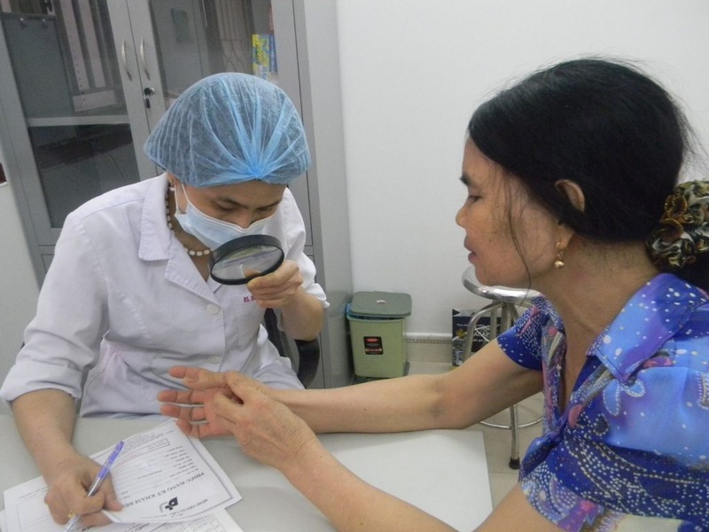 Đi khám bác sĩ nếu bạn bị nổi mề đay nghiêm trọng hoặc dai dẳng trong vài ngày