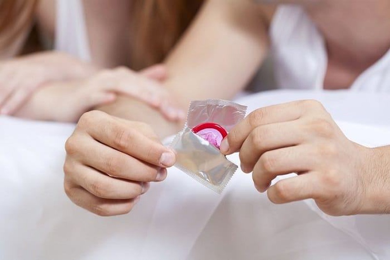 Dùng bao cao su nhiều có hại không?