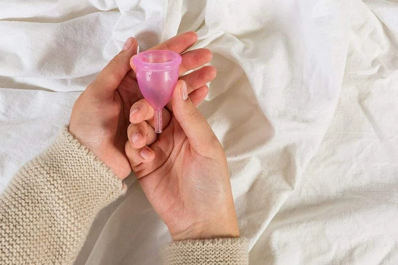 Cốc nguyệt san bị tuột ra ngoài và cách xử lý 1