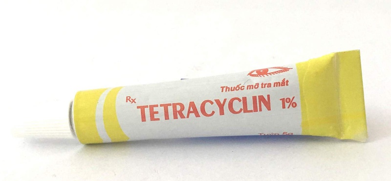 Dùng thuốc nhỏ mắt trị đau mắt hột có chữa được bệnh 3