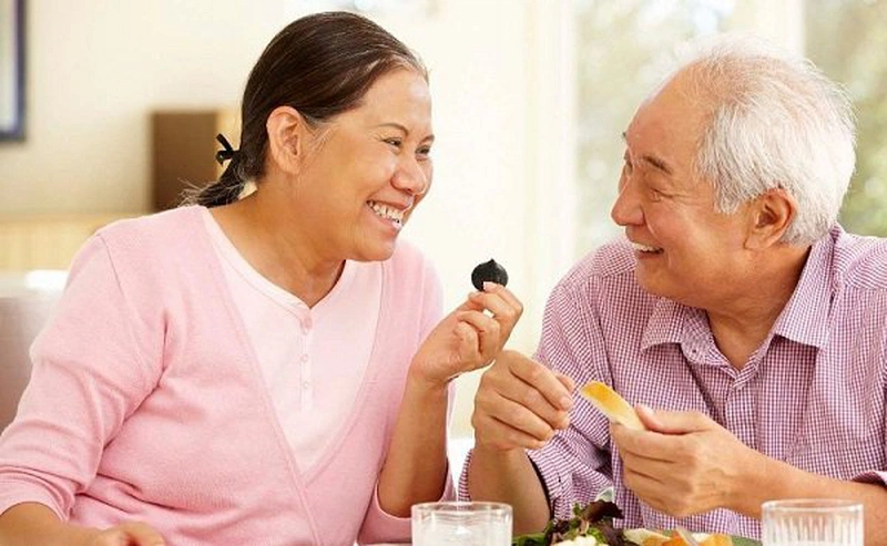 Nên ăn tỏi đen bao lâu thì ngưng mới tốt cho sức khoẻ