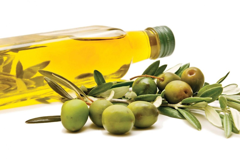 Dưỡng tóc trị gàu với dầu Oliu