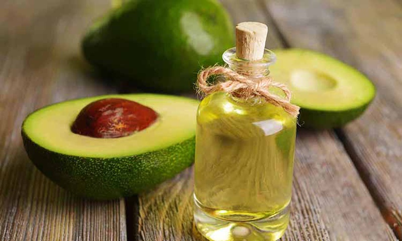 Dưỡng tóc trị gàu với dầu Oliu