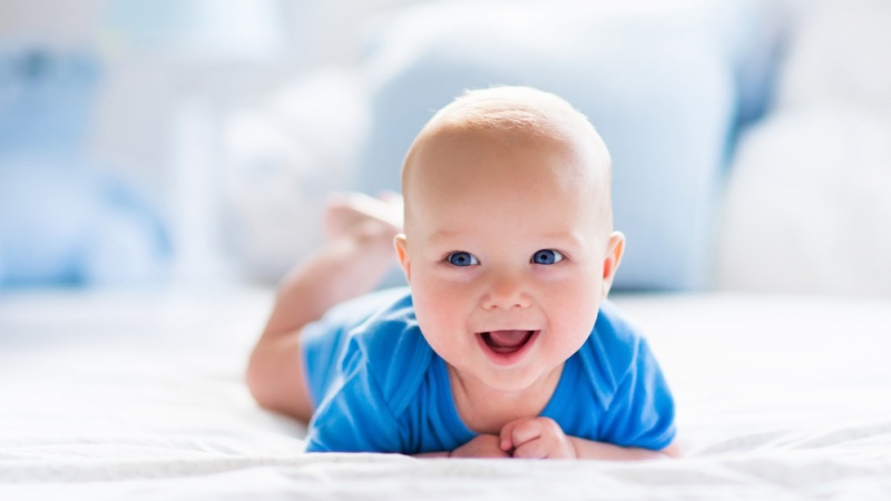 Cách kích thích thị giác cho trẻ sơ sinh hiệu quả 1
