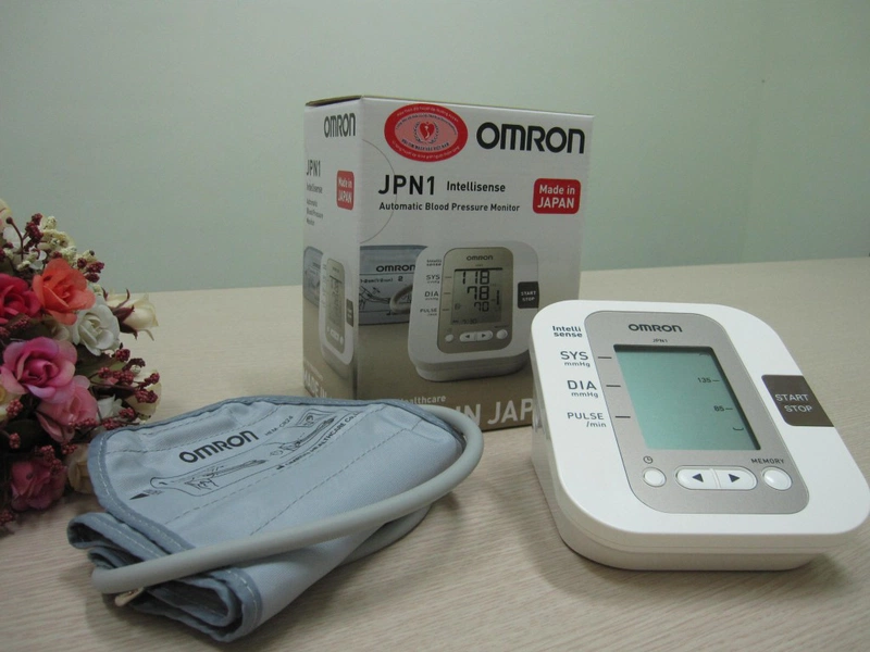 Giá bán máy đo huyết áp omron nhật bản là bao nhiêu?