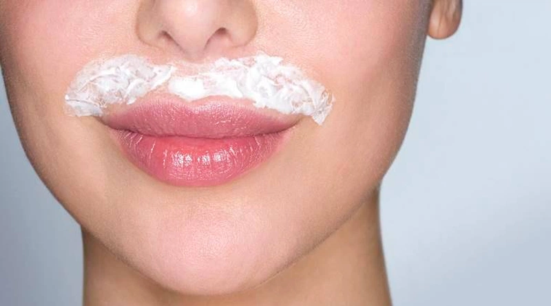 Giải đáp: Con gái cạo ria mép có sao không? 3