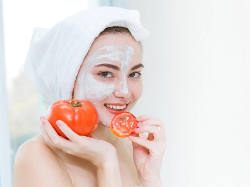 Giải đáp đắp mặt nạ cà chua có bị ăn nắng không 3