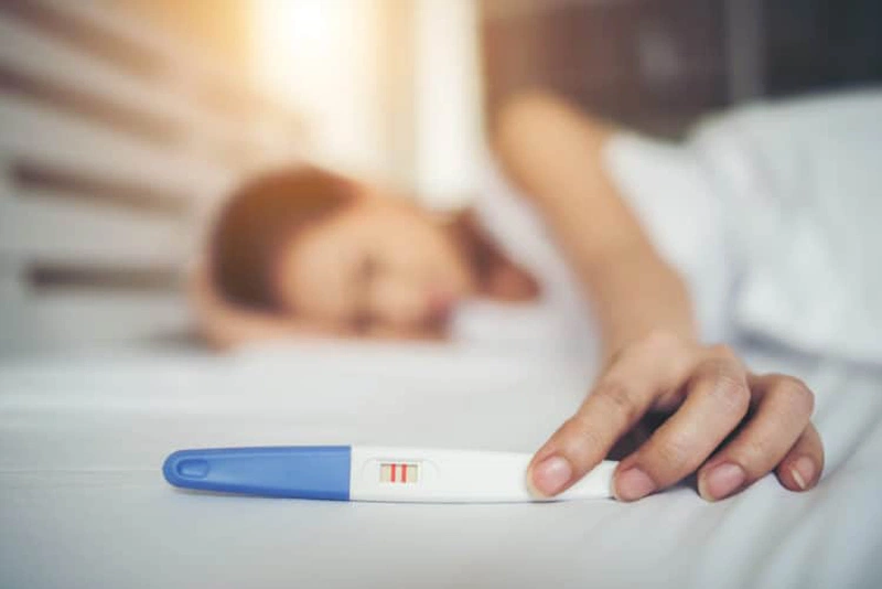 Giải đáp: Dùng que thử thai có chính xác không 1