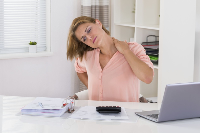 Giải đáp: Người bị thoái hóa cột sống cổ có nên tập yoga hàng ngày không? 1