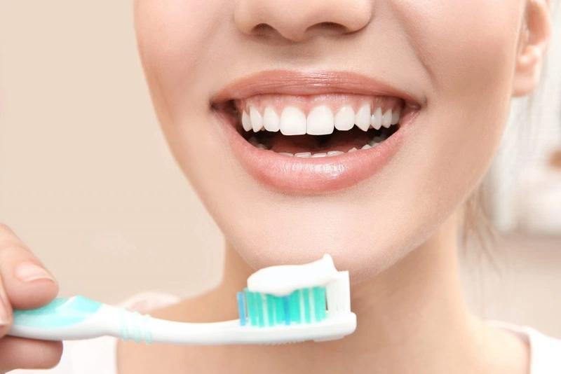 Nhổ răng khôn xong có được đánh răng không