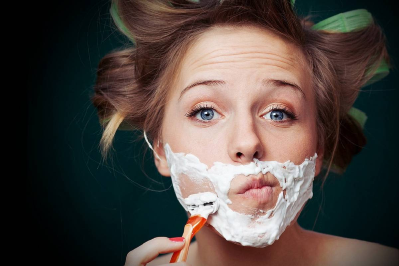 Giải đáp: Ria mép con gái có rụng không? 2