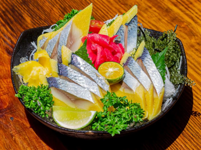 Màu vàng của cá trích Nhật Bản được tạo ra từ màu vàng của trứng cá chuồn