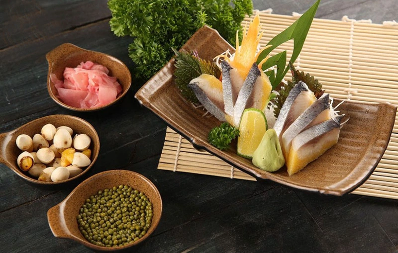 Ăn sashimi cá trích ép trứng đã trở thành một nét văn hóa của người Nhật