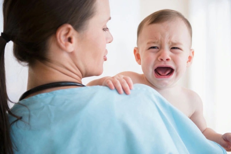Giải đáp thắc mắc trẻ sơ sinh mấy tháng biết đòi mẹ?