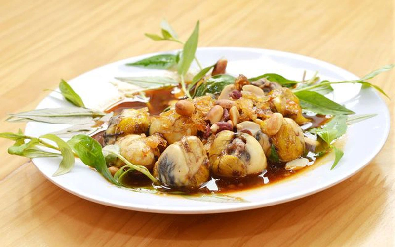 Trứng vịt lộn cung cấp cho cơ thể nhiều dưỡng chất thiết yếu