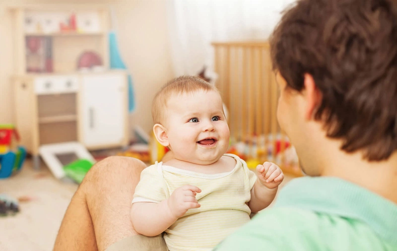 Âm thanh chính là phản xạ để trẻ sơ sinh giao tiếp