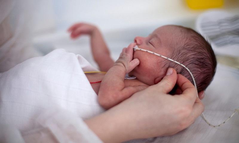 Giải pháp mẹ bỉm phải biết khi trẻ sinh non hay bị nấc cụt  1