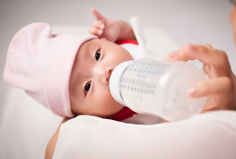 Giải pháp mẹ bỉm phải biết khi trẻ sinh non hay bị nấc cụt  3
