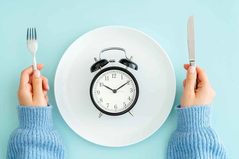 Intermittent Fasting là chế độ nhịn ăn gián đoạn theo chu kỳ ăn và nhịn