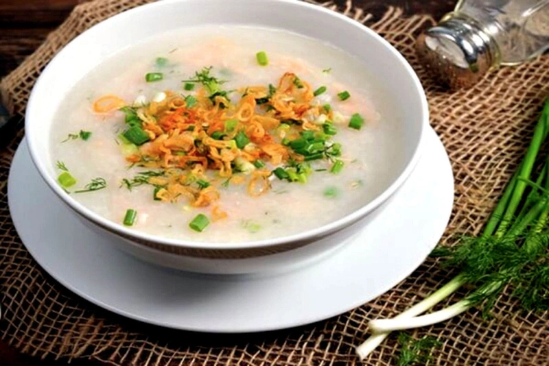 Các mẹ sau sinh nên ăn cháo cá chép để không bị tăng cân mà vẫn đảm bảo đủ chất dinh dưỡng